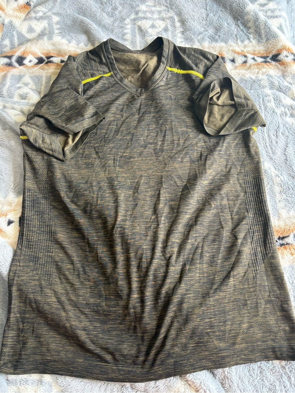 lululemon athletica Men's Olive Heather Performance Tee with Neon Yellow Accents